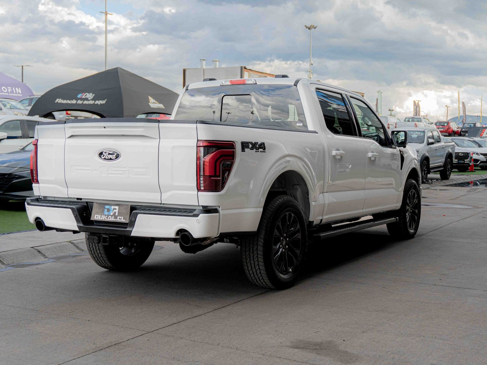 Ford F-150 LARIAT BLACK 5.0 2026 - Foto 4 de 11