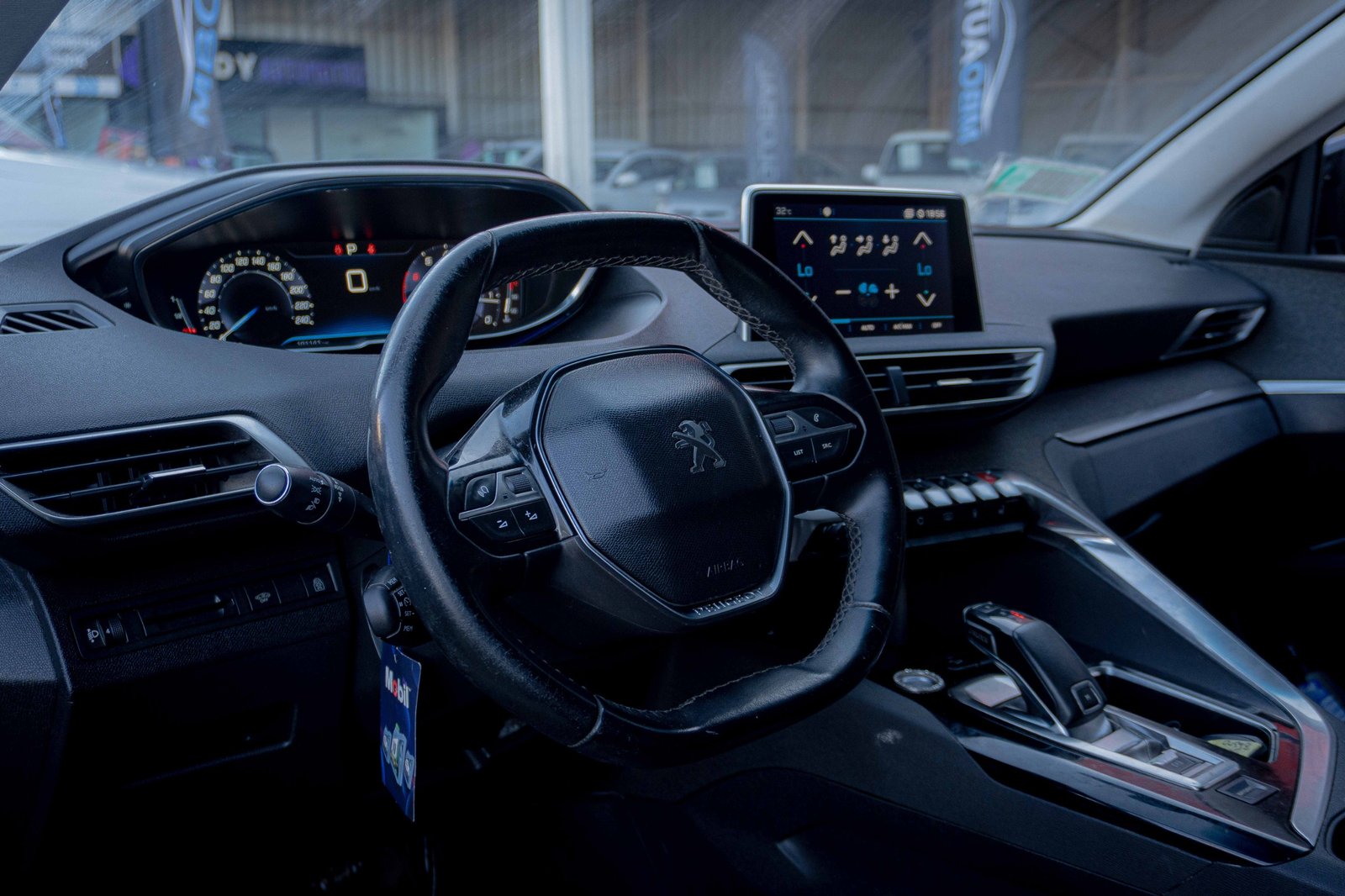 PEUGEOT 3008 1.6 2019 - Imagen 6 de 9