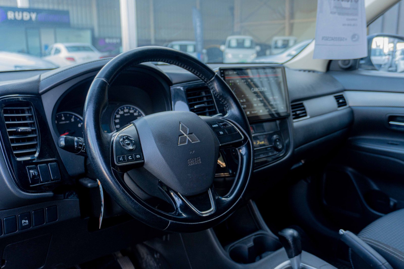 MITSUBISHI OUTLANDER 2017 - Imagen 6 de 9
