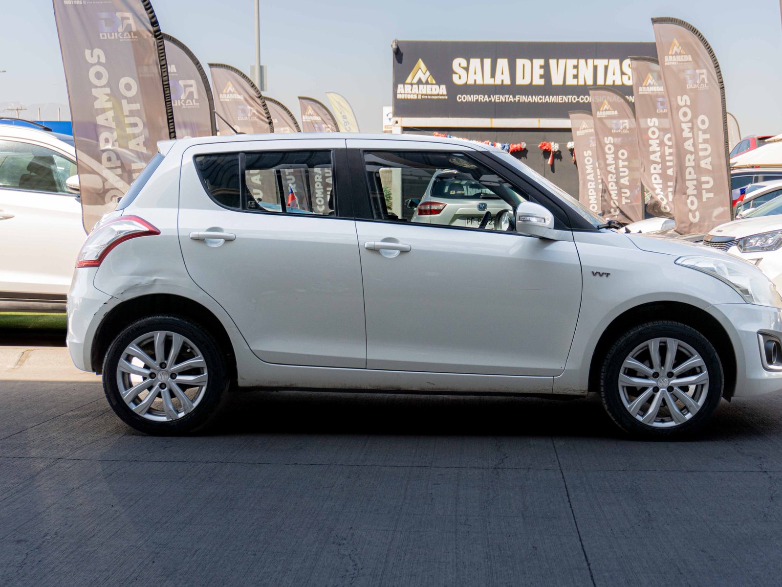 Suzuki SWIFT 2017 - Foto 3 de 9