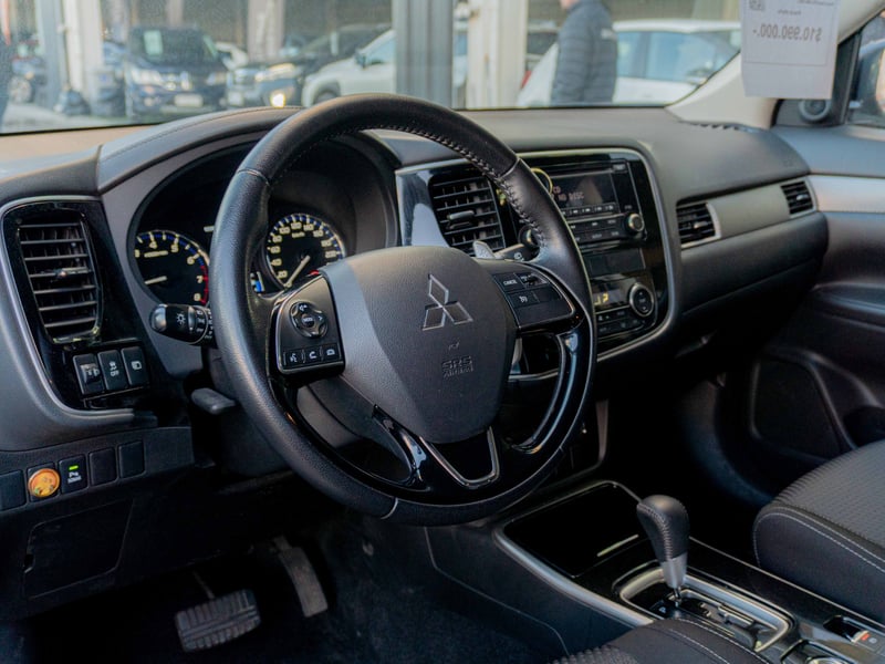 Mitsubishi OUTLANDER 2018 - Imagen 6 de 9