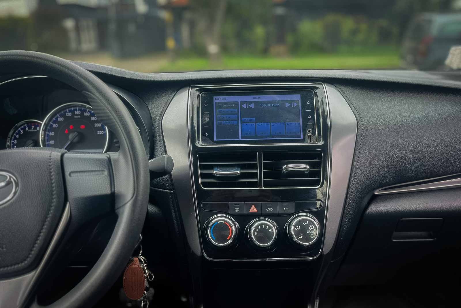 TOYOTA YARIS AT 2022 - Imagen 8 de 9