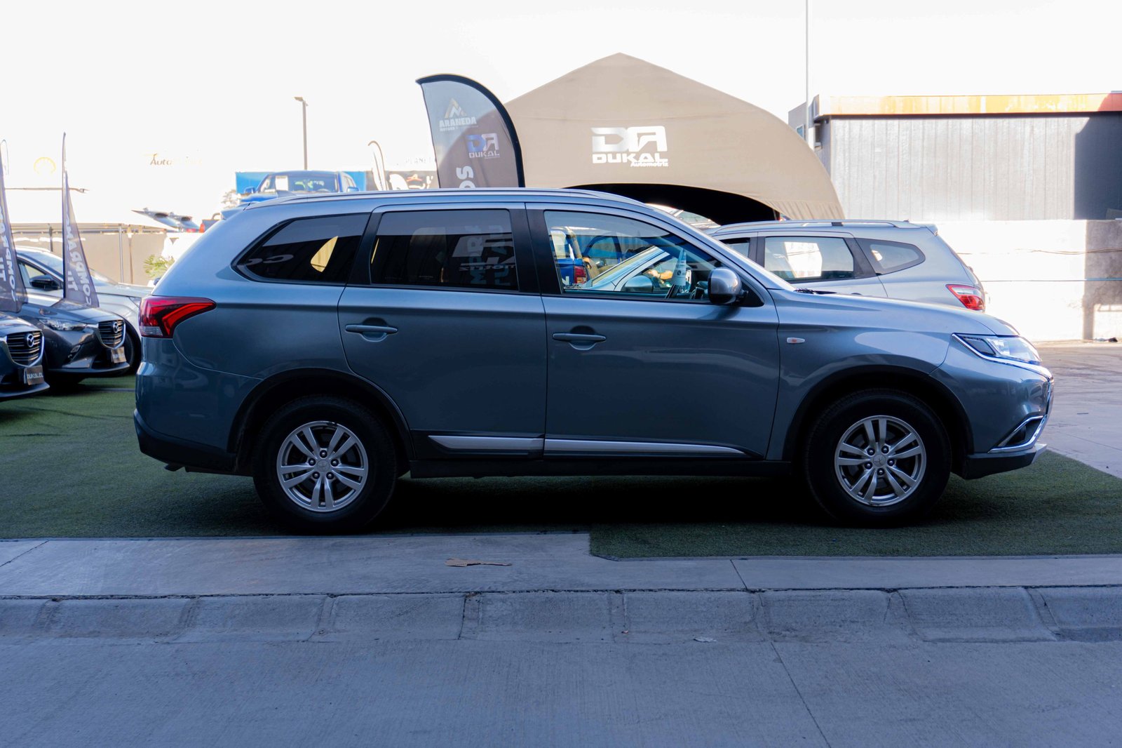 MITSUBISHI OUTLANDER 2017 - Imagen 3 de 9