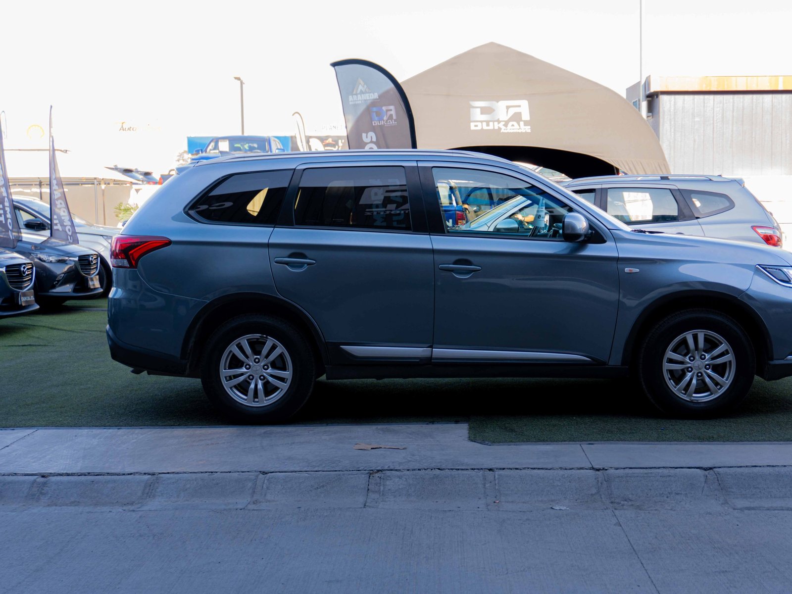 Mitsubishi OUTLANDER 2017 - Foto 3 de 9
