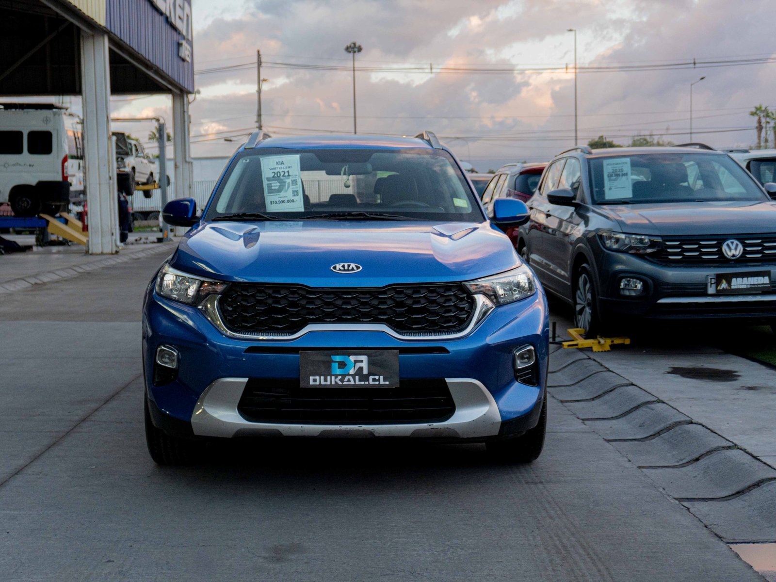 Kia SONET 2021 - Foto 2 de 9