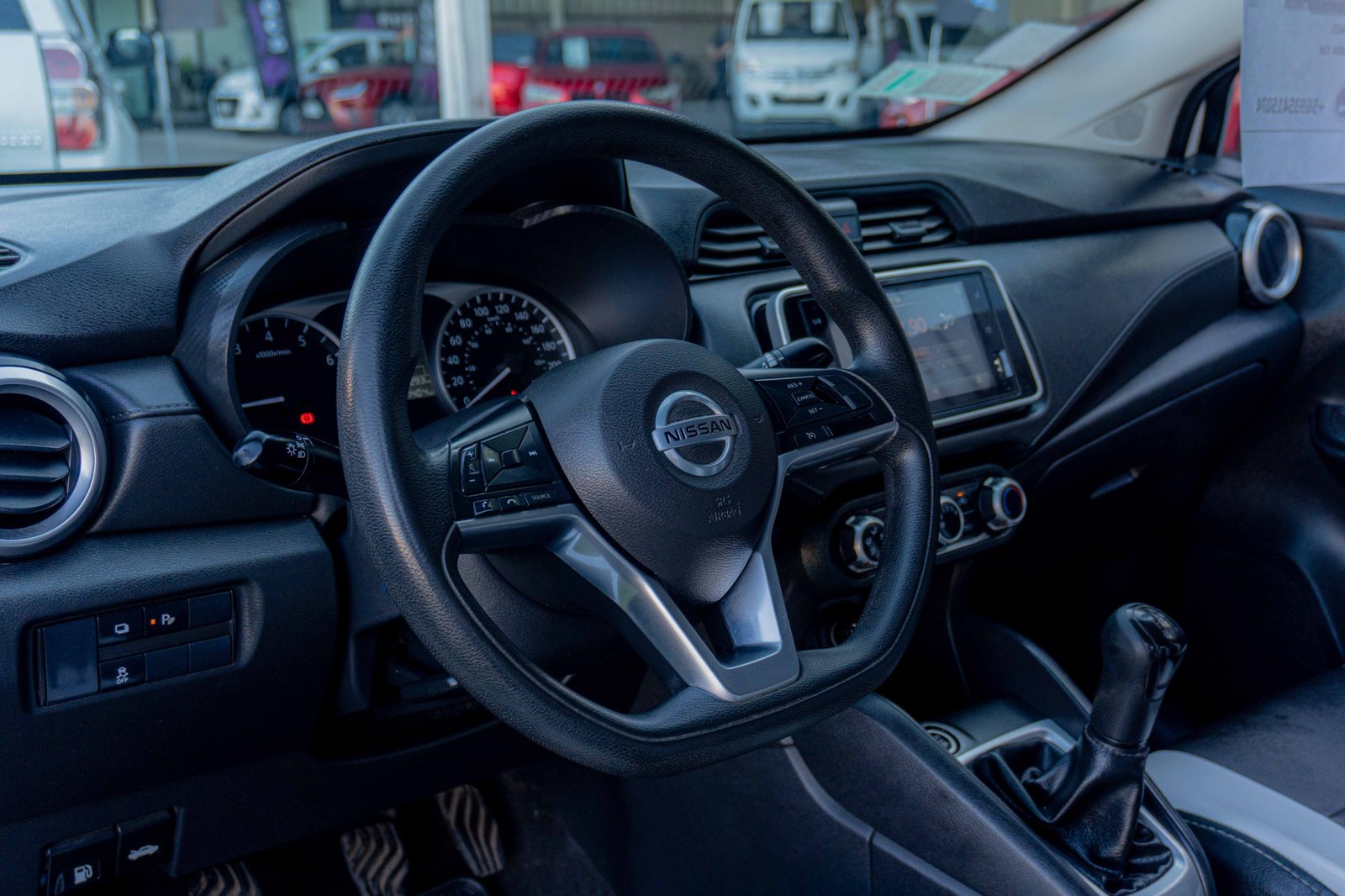 NISSAN VERSA 2021 - Imagen 6 de 9