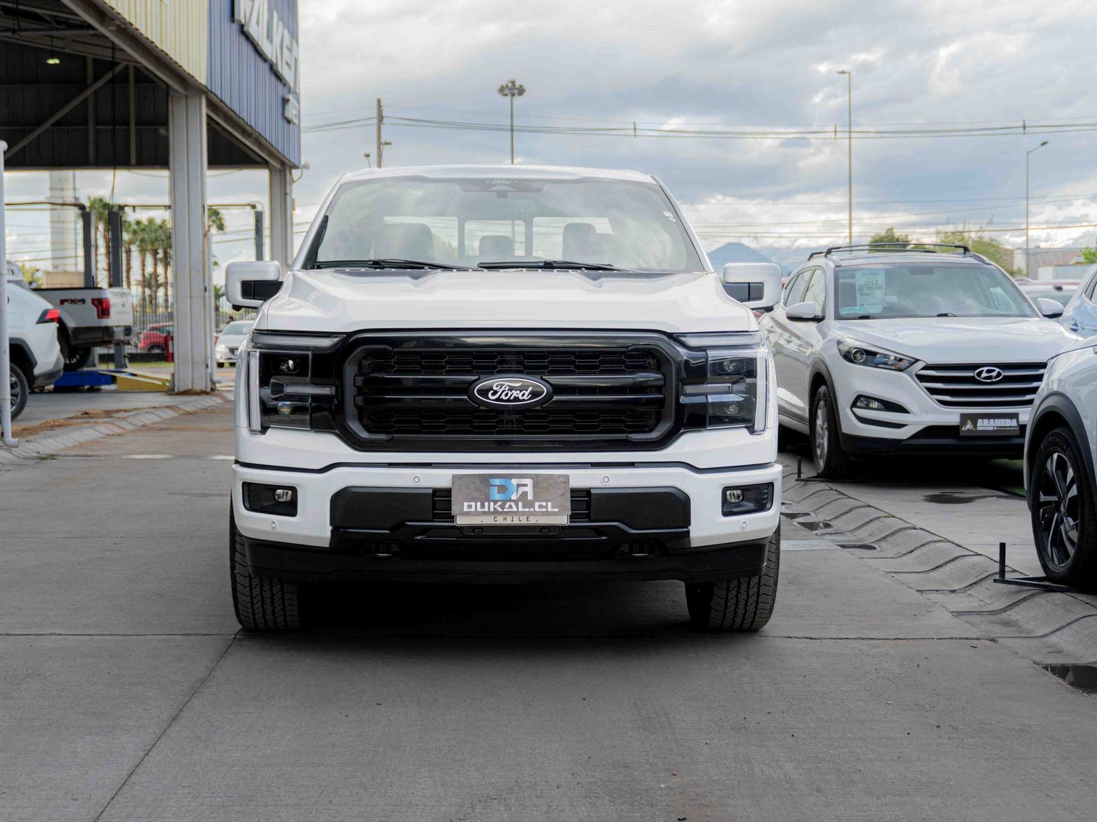 Ford F-150 LARIAT BLACK 5.0 2026 - Foto 2 de 11