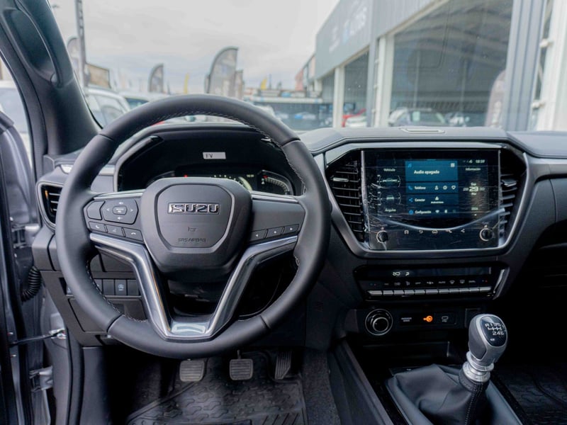 Isuzu RBD 4×4 2026 - Imagen 9 de 9