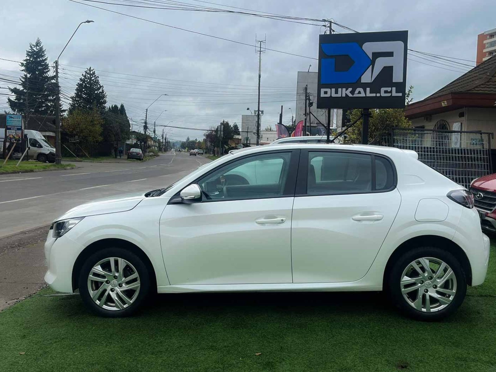 Peugeot 208 2023 - Foto 3 de 9
