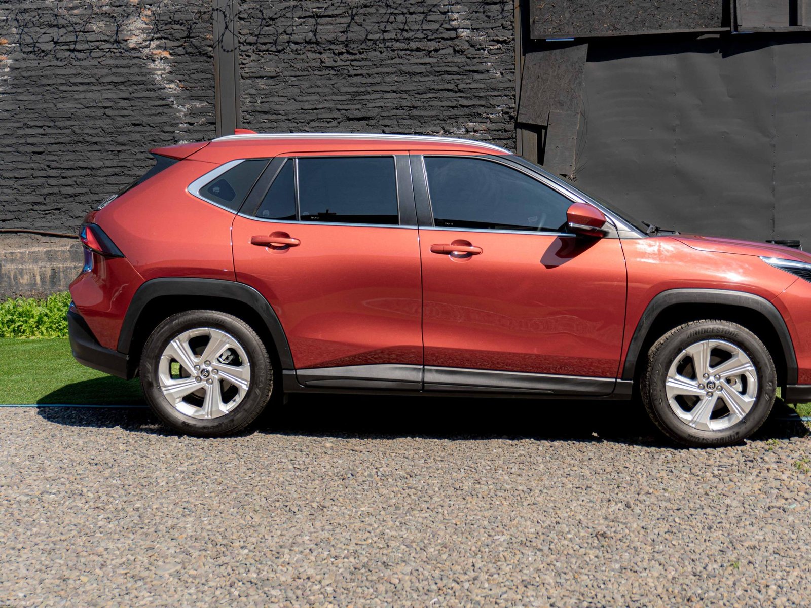Toyota YARIS CROSS 2025 - Foto 4 de 9