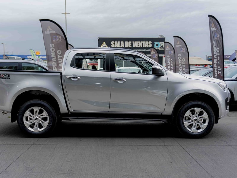 Isuzu RBD 4×4 2026 - Imagen 3 de 9