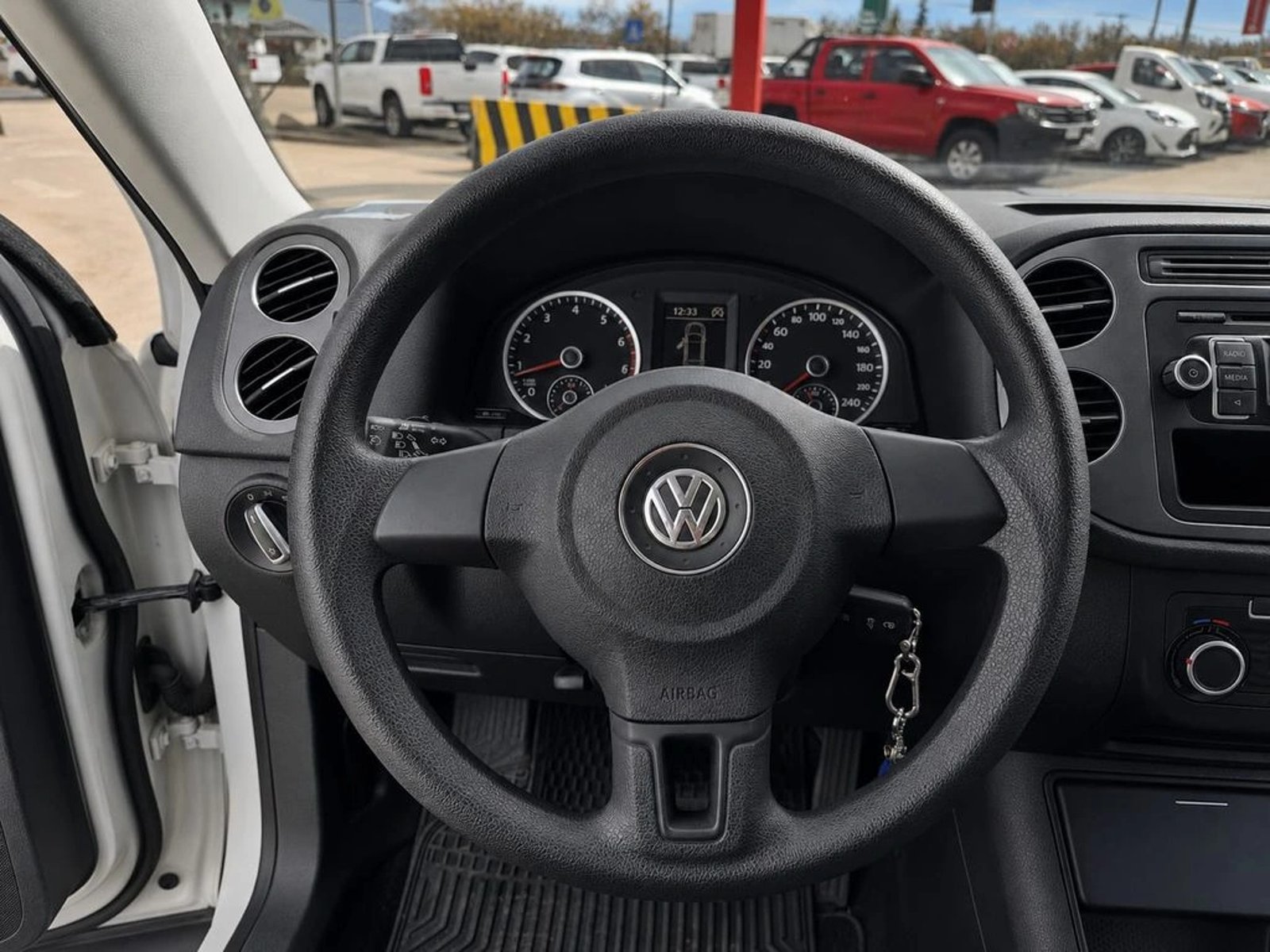 Volkswagen TIGUAN 1.4 FL COMFORT TSI 4X2 MT 2014 - Imagen 12 de 20
