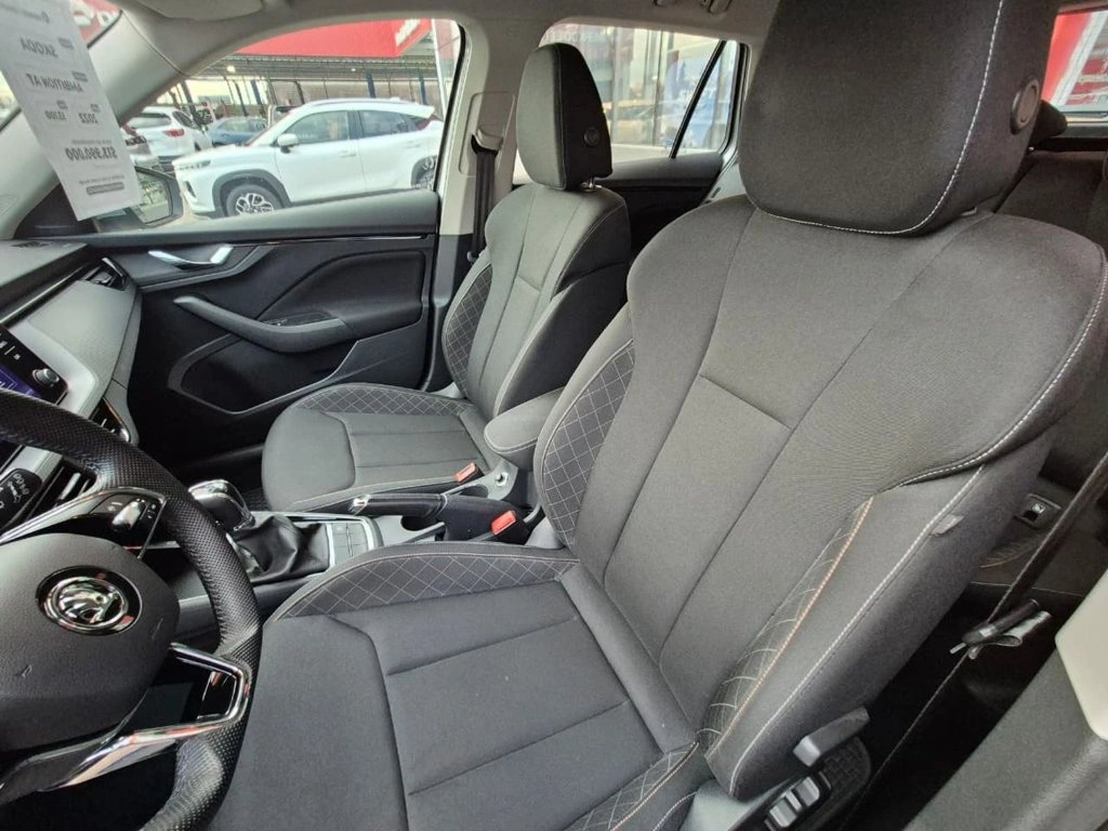 Skoda KAMIQ 1.5 TSI AMBITION AT 2022 - Imagen 18 de 19
