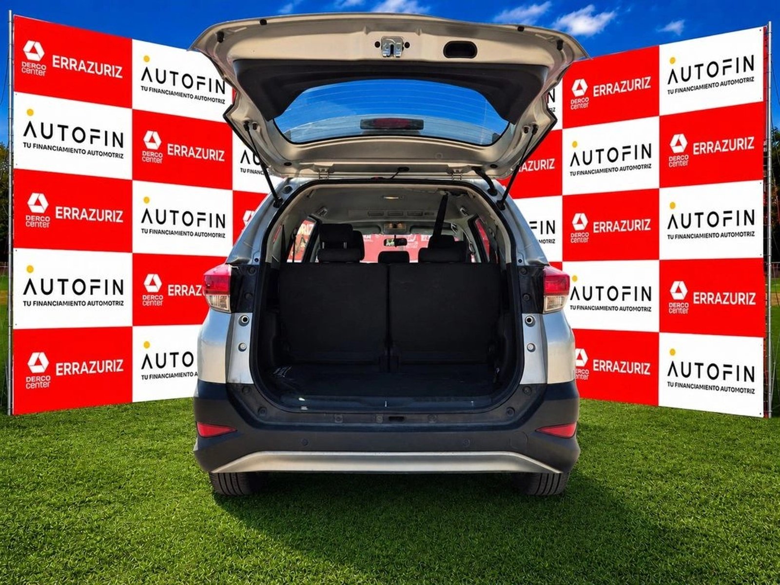 Toyota RUSH 1.5 XLI 4X2 MT 5P 2022 - Imagen 6 de 20