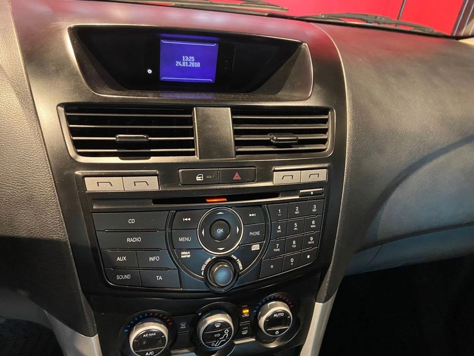 MAZDA BT-50 2.2 SDX DIESEL 4WD EURO5 6MT 4P 2015 - Imagen 9 de 15
