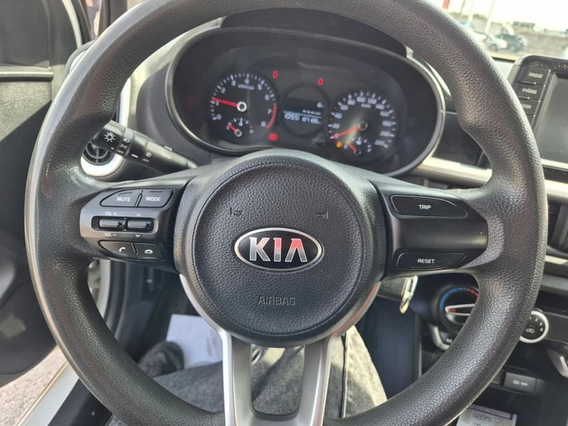 Kia MORNING 1.2 EX 4X2 HB ABS AC 5MT 5P 2018 - Imagen 18 de 20