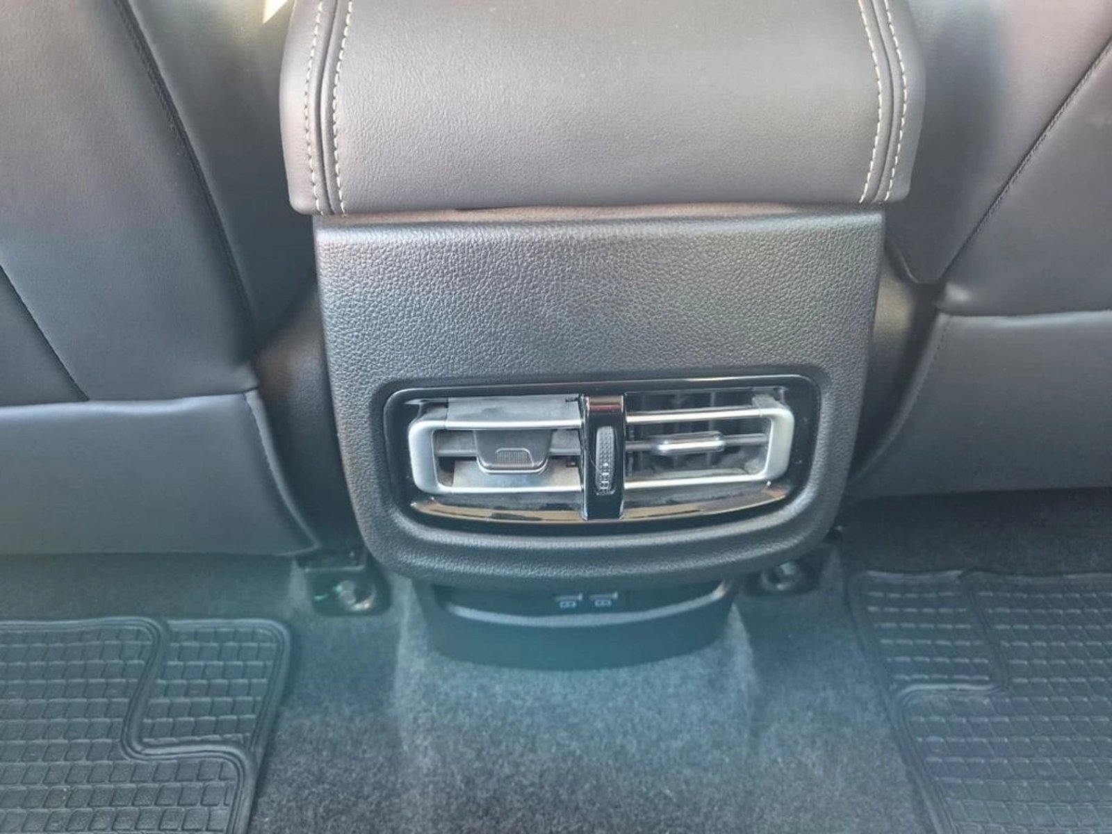Jetour X70 1.5T GLS 4X2 MT 5P 2024 - Imagen 13 de 20
