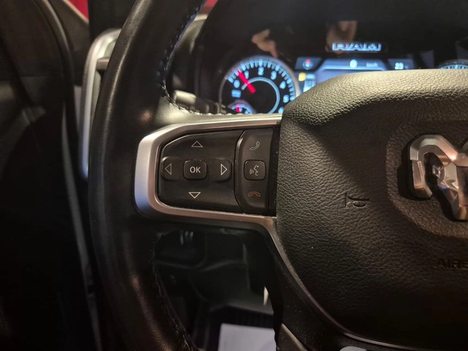 RAM 1500 BIG HORN 4X4 AT 2024 - Imagen 12 de 19