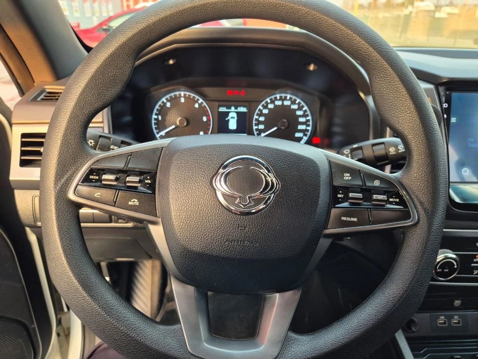 SsangYong GRAND MUSSO 2.2 GRAND GLX TD DIESEL 4WD MT6 4P 2023 - Imagen 9 de 18
