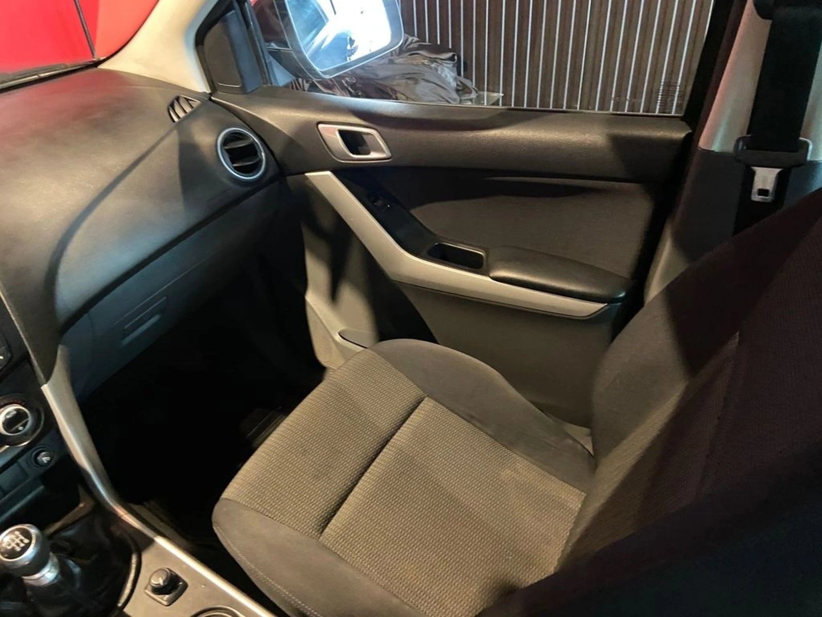 MAZDA BT-50 2.2 SDX DIESEL 4WD EURO5 6MT 4P 2015 - Imagen 12 de 15