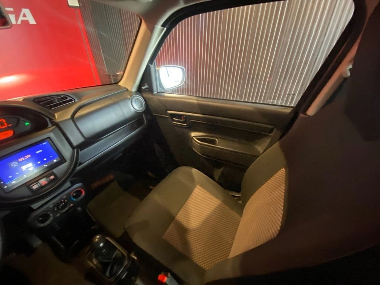 SUZUKI S-PRESSO 1.0 GLX 4X2 MT 5P 2021 - Imagen 13 de 15