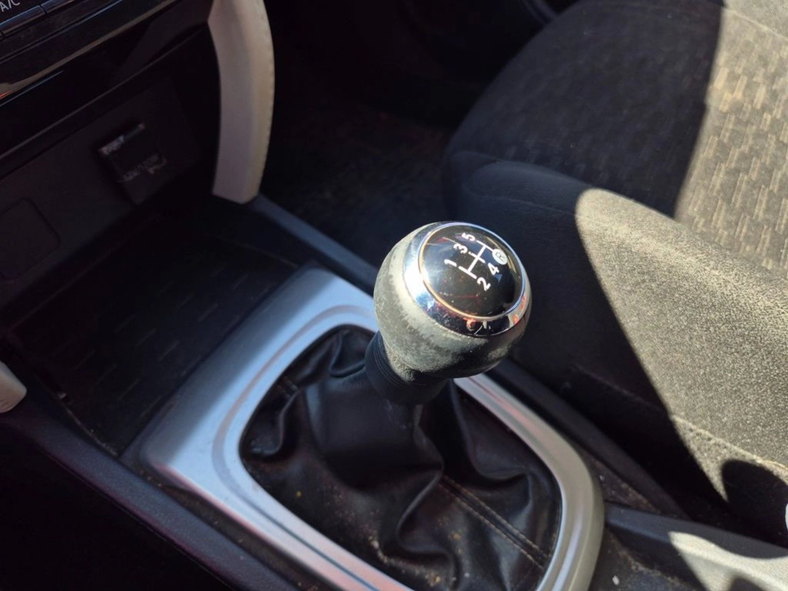 Toyota RUSH 1.5 XLI 4X2 MT 5P 2022 - Imagen 20 de 20