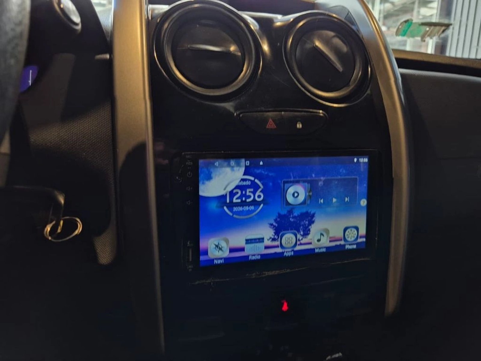 RENAULT DUSTER 1.6 ZEN KIT OUTDOOR MT 2018 - Imagen 12 de 18