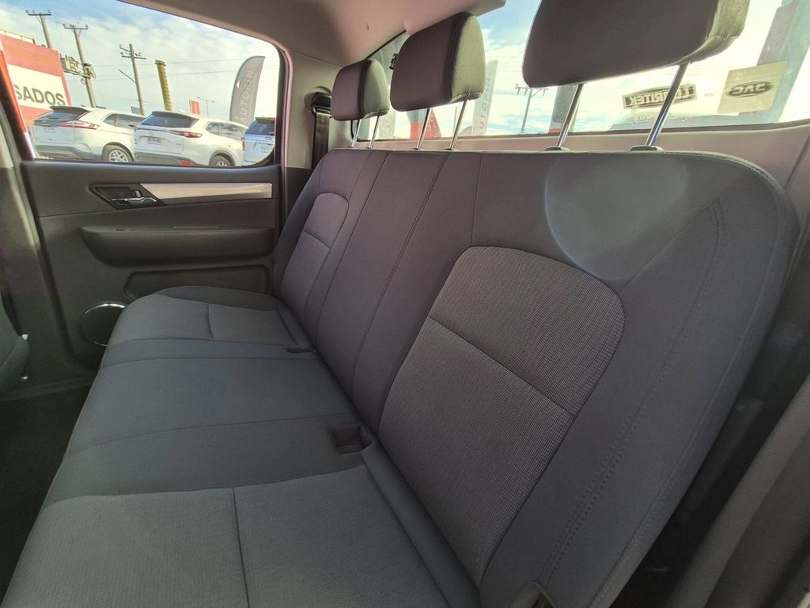 JAC T6 2.0 COMFORT DOB. CAB. 4X2 MT 4P 2023 - Imagen 14 de 16