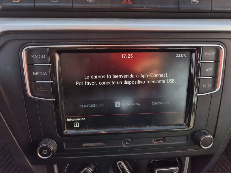 Volkswagen GOL 1.6 HIGHLINE 4X2 HB MT 5P 2022 - Imagen 18 de 20