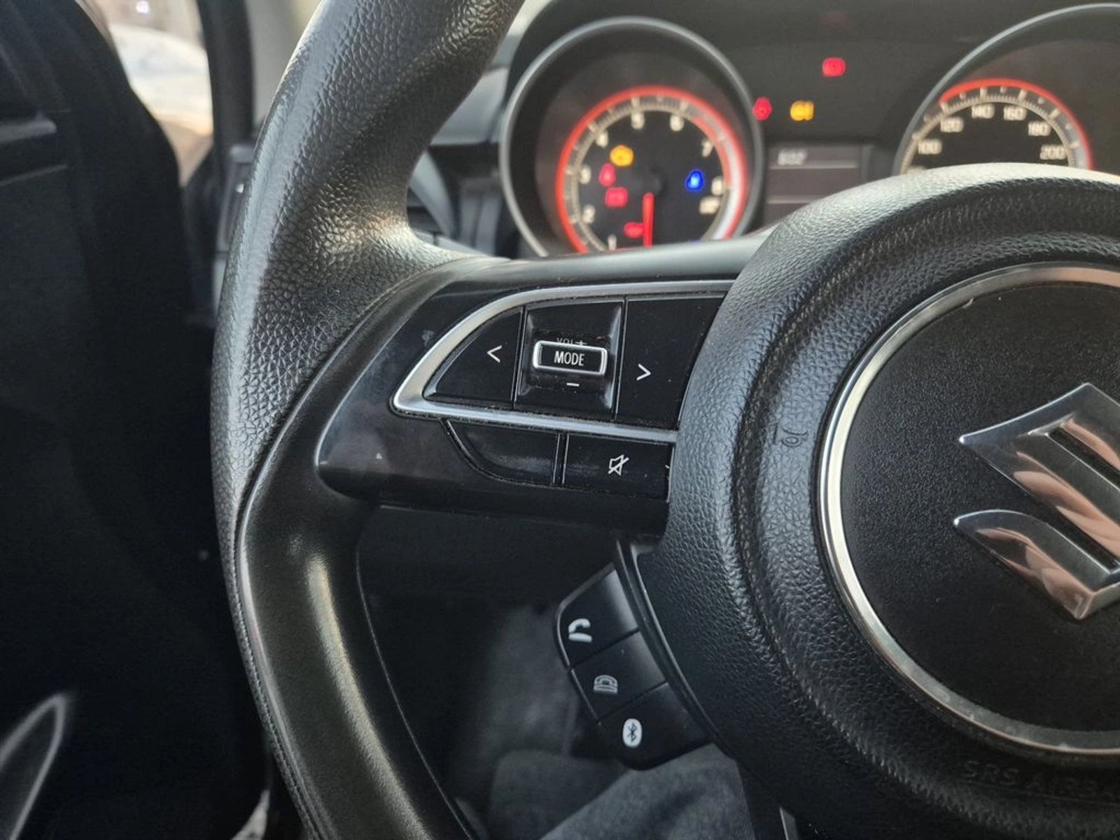 Suzuki SWIFT 1.2 GL MT 2023 - Imagen 11 de 18