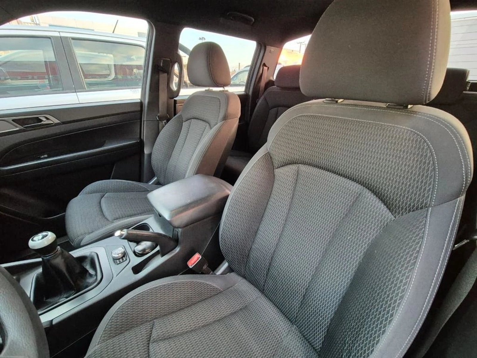 SsangYong GRAND MUSSO 2.2 GRAND GLX TD DIESEL 4WD MT6 4P 2023 - Imagen 17 de 18