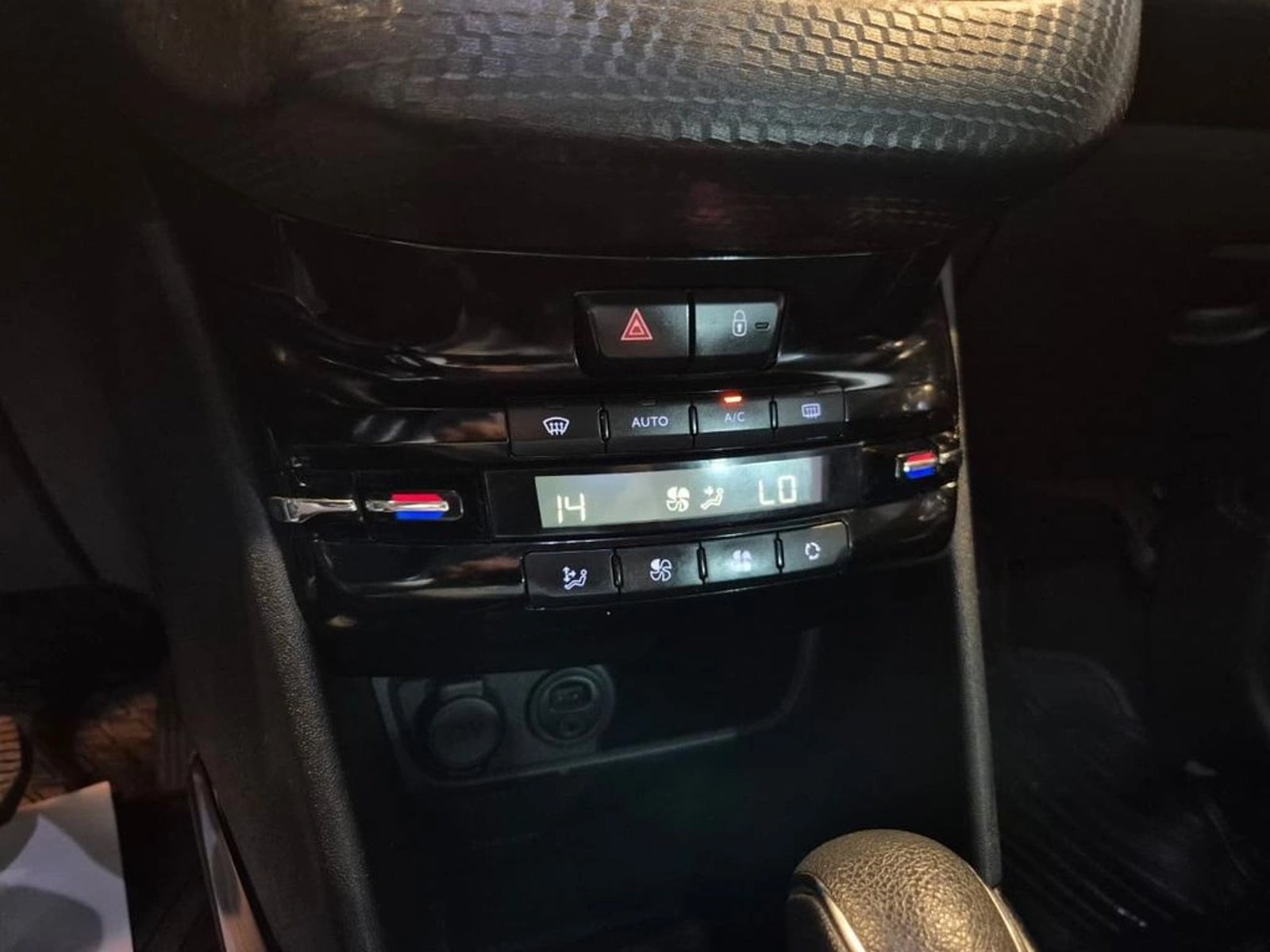 PEUGEOT 2008 1.2 2008 ALLURE PACK PT EAT6E6 AT 2016 - Imagen 15 de 19