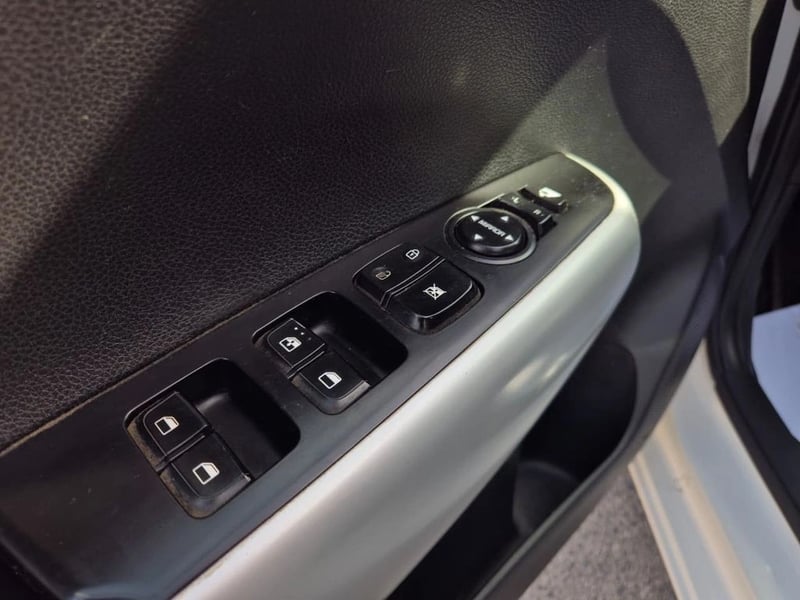 Kia MORNING 1.2 EX 4X2 HB ABS AC 5MT 5P 2018 - Imagen 11 de 20