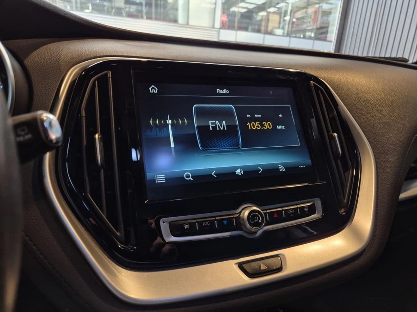 JETOUR X70 1.5T GLS 4X2 MT 5P 2024 - Imagen 17 de 20