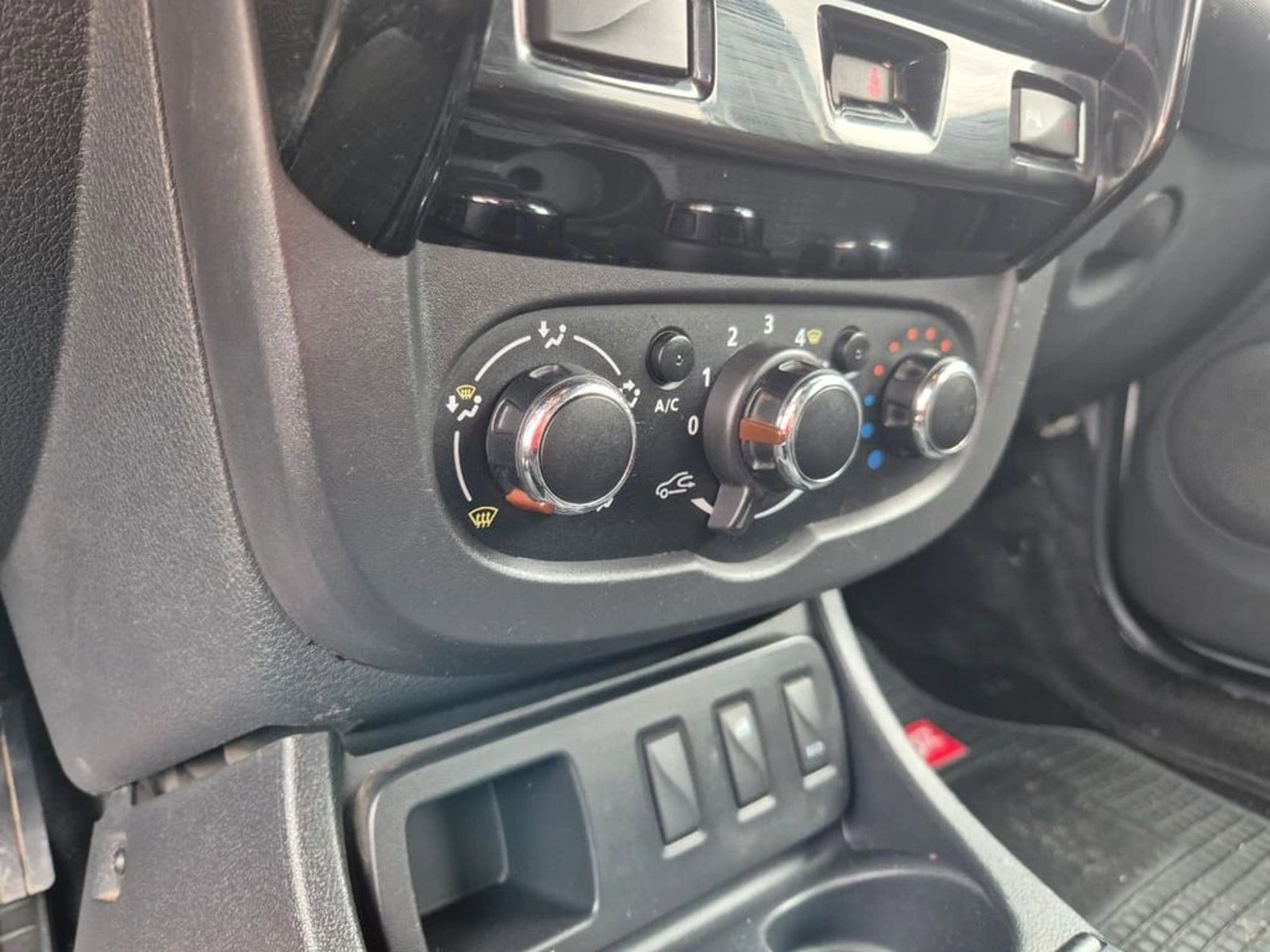 Renault DUSTER 1.6 ZEN MT 2019 - Imagen 17 de 20