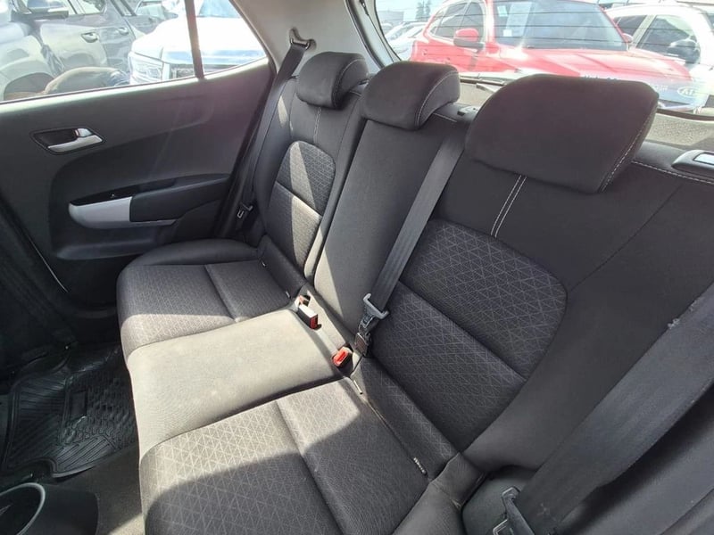 Kia MORNING 1.2 EX 4X2 HB ABS AC 5MT 5P 2018 - Imagen 12 de 20