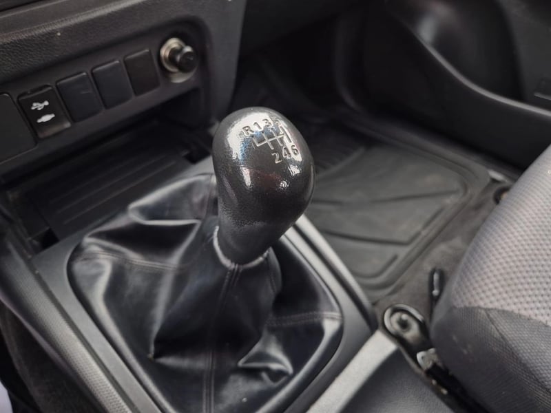 Mitsubishi L200 2.4 TD WORK CR WF MT 4X2 2023 - Imagen 19 de 20