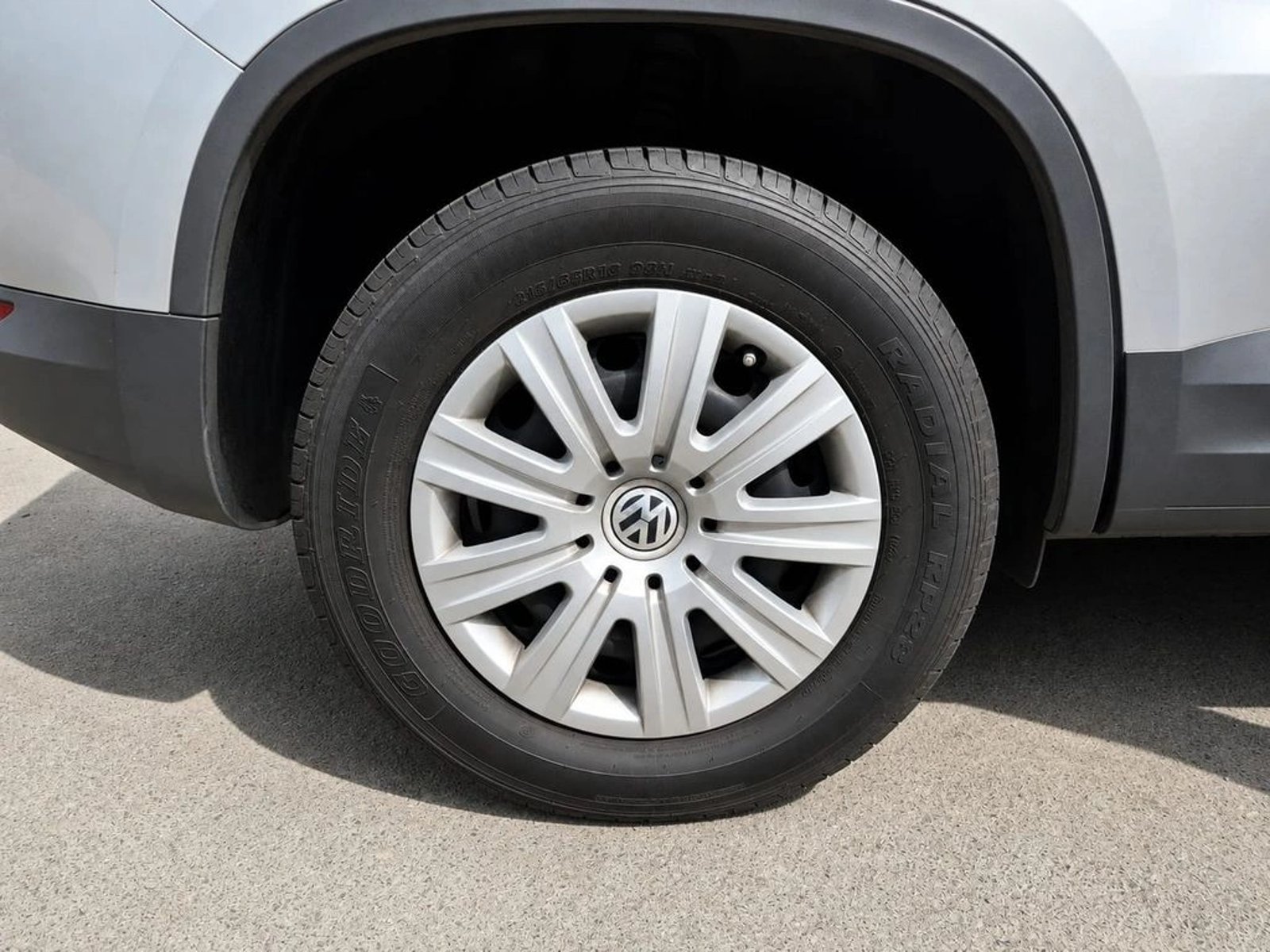 Volkswagen TIGUAN 1.4 FL COMFORT TSI 4X2 MT 2014 - Imagen 9 de 20