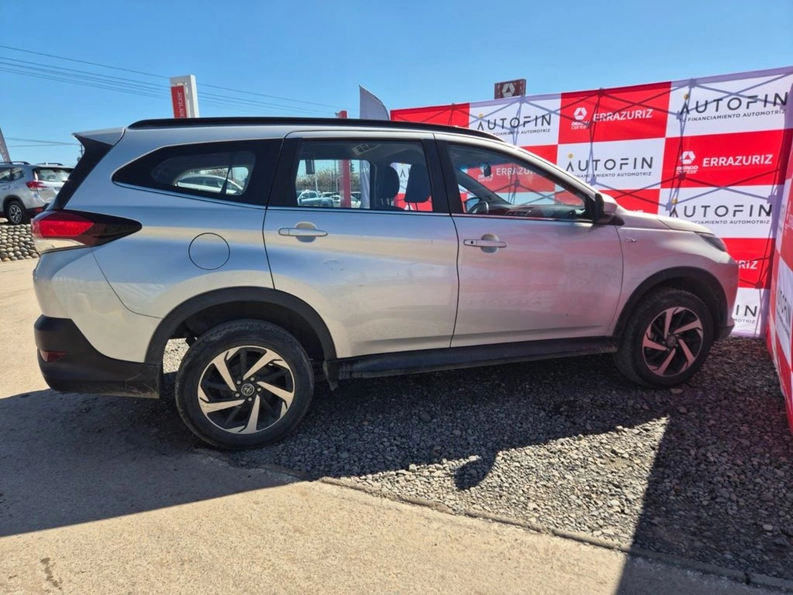 Toyota RUSH 1.5 XLI 4X2 MT 5P 2022 - Imagen 8 de 20