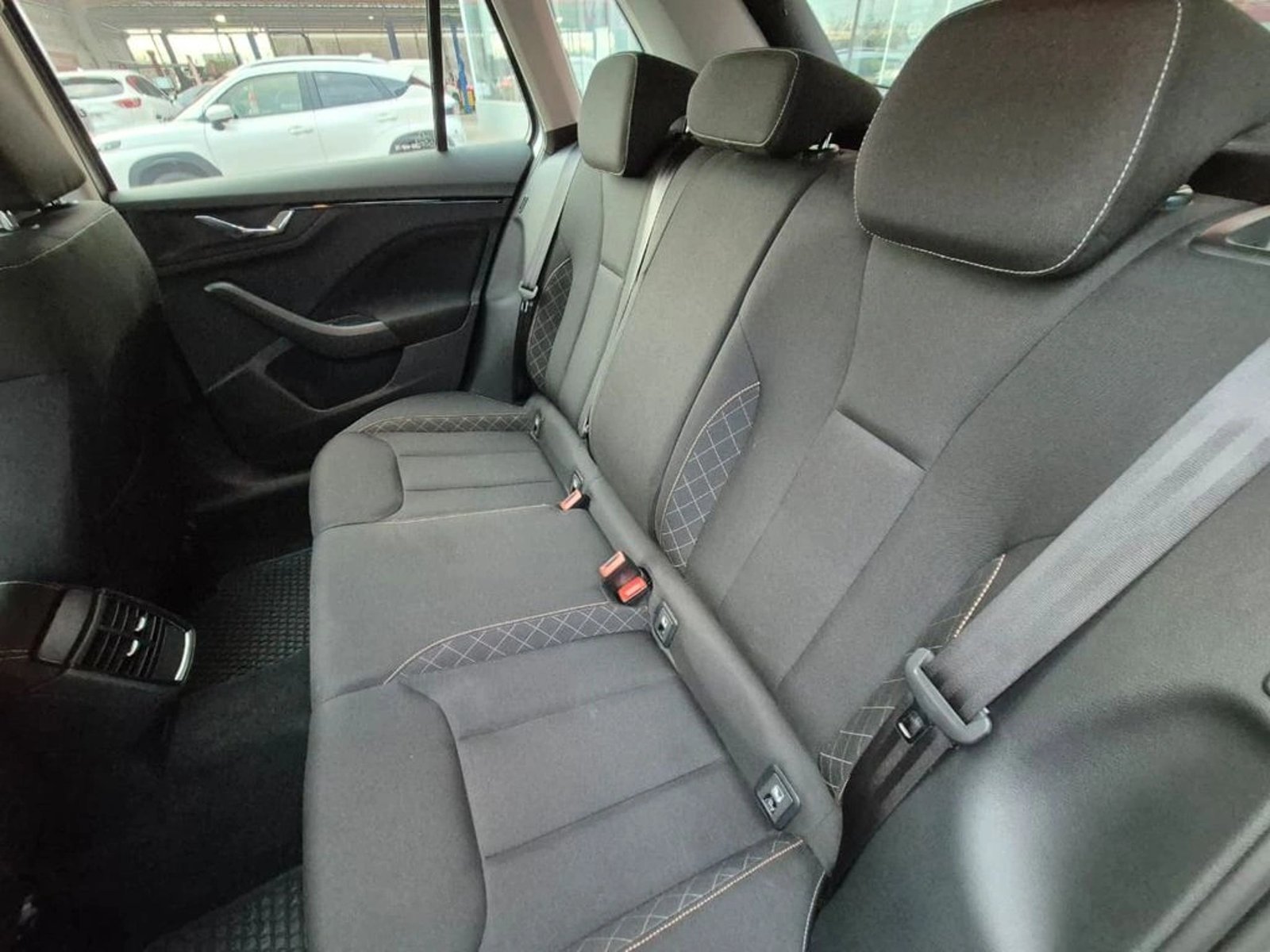 Skoda KAMIQ 1.5 TSI AMBITION AT 2022 - Imagen 19 de 19