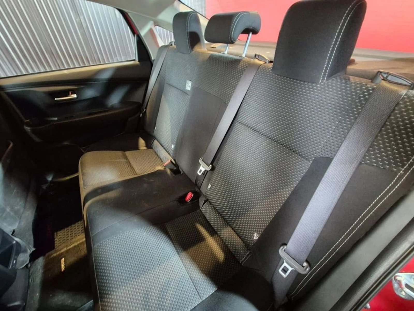 TOYOTA YARIS 1.5 E SPORT AT 2024 - Imagen 13 de 16