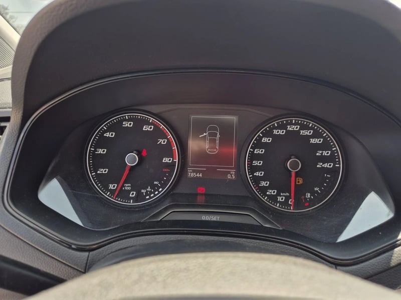 SEAT IBIZA 1.0 TSI STYLE 4X2 AT 5P 2022 - Imagen 9 de 20