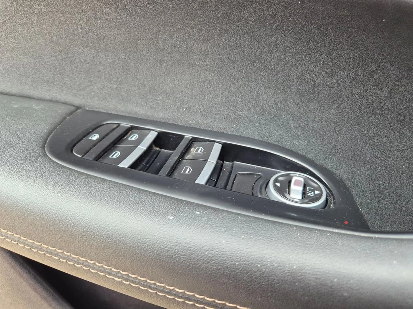 Chery TIGGO 8 1.5T GL 4X2 MT6 5P 2023 - Imagen 17 de 18
