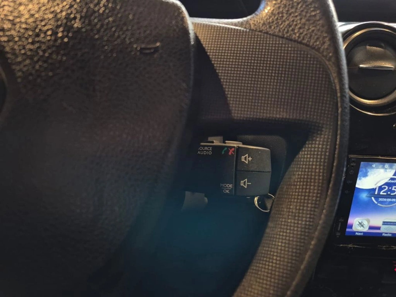 RENAULT DUSTER 1.6 ZEN KIT OUTDOOR MT 2018 - Imagen 8 de 18