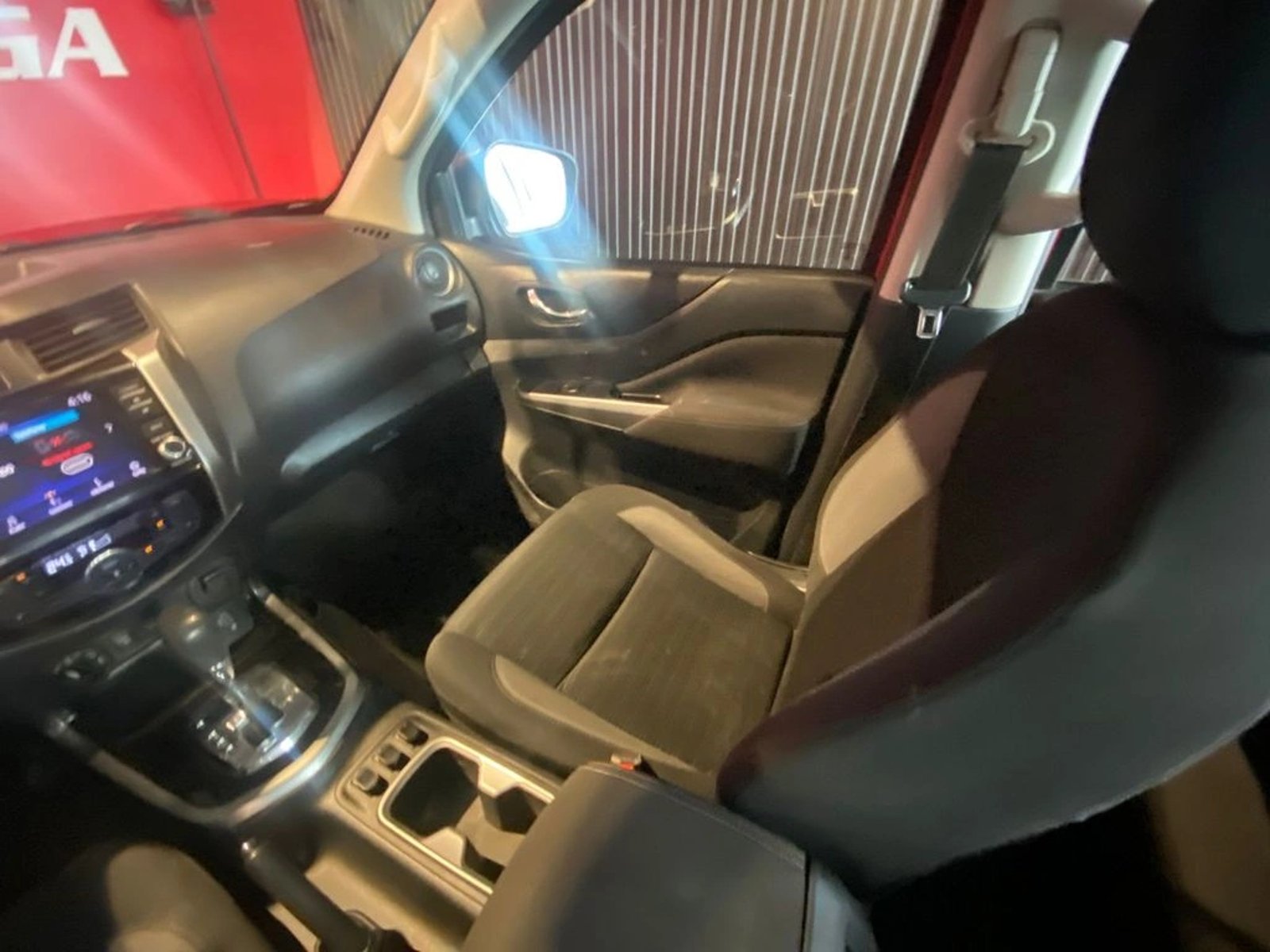 NISSAN NAVARA 2.3D XE DIESEL 4X4 DOB.CAB. AT 4P 2021 - Imagen 13 de 15