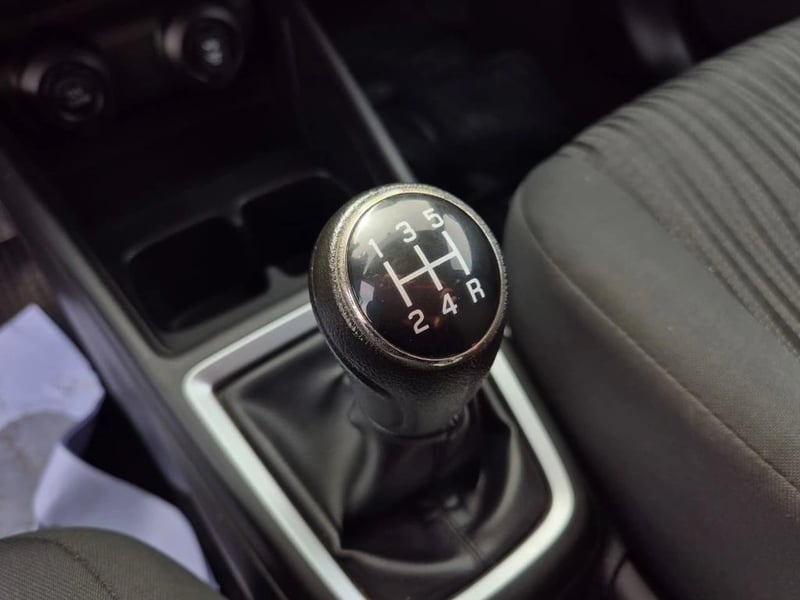 Suzuki DZIRE 1.2 GL 4X2 MT 4P 2021 - Imagen 18 de 20