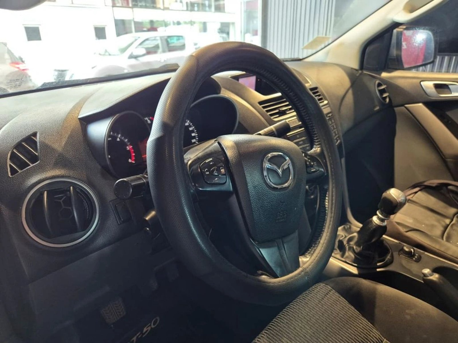 MAZDA BT-50 DCAB 4X4 2.2 2018 - Imagen 7 de 15