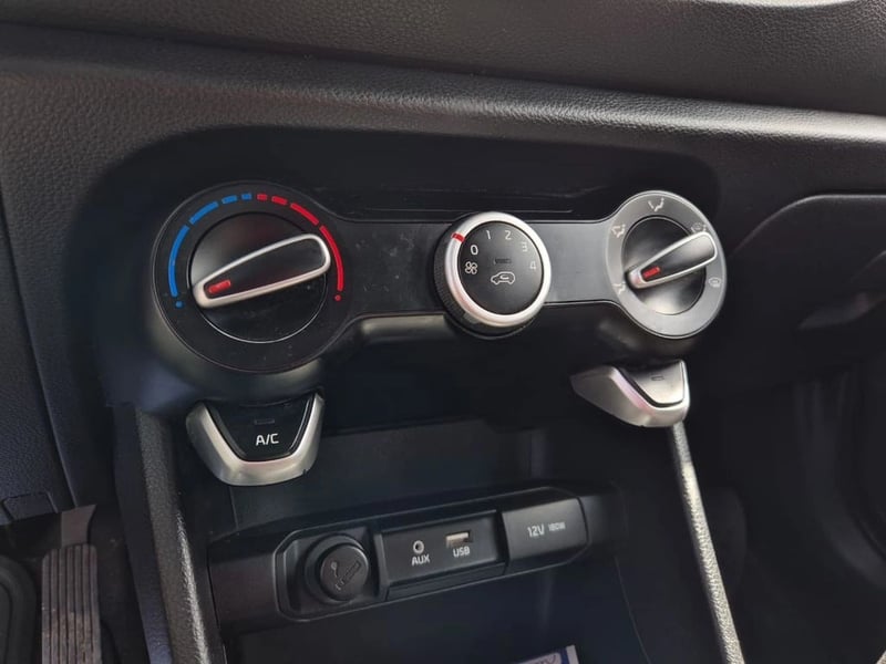 Kia MORNING 1.2 EX 4X2 HB ABS AC 5MT 5P 2018 - Imagen 19 de 20