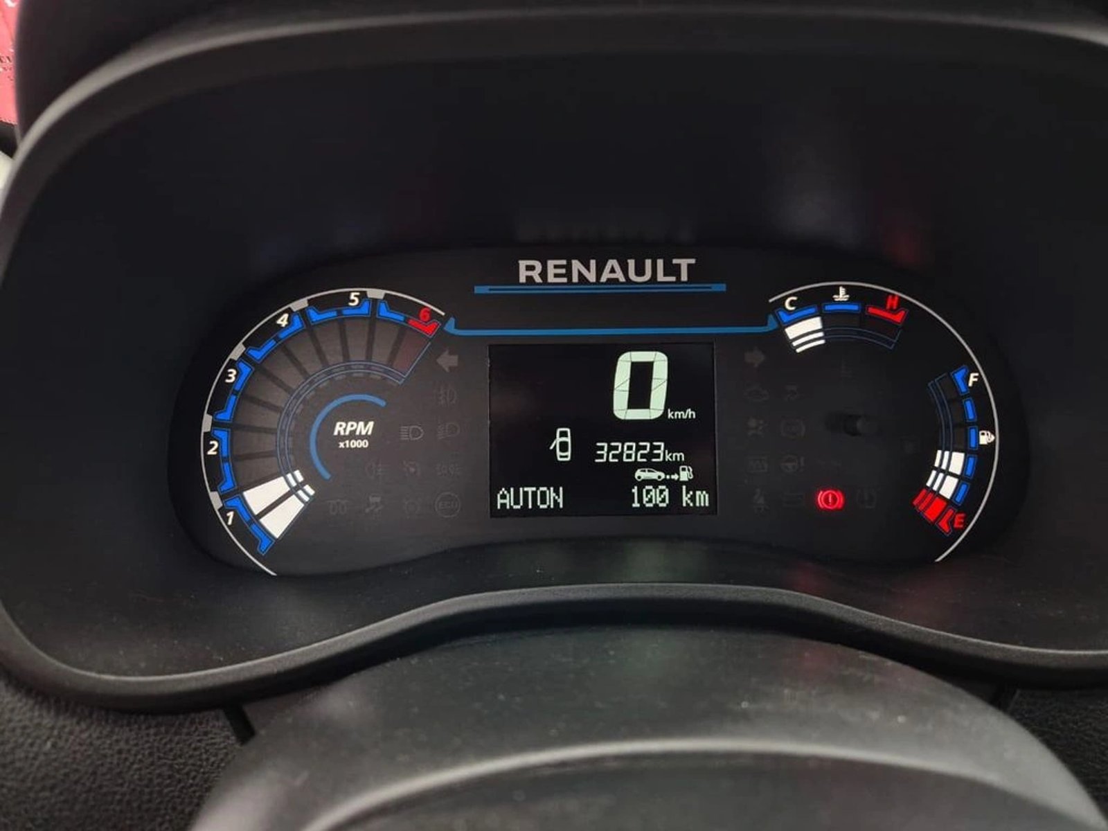 Renault KWID 1.0 HB INTENS MT 2024 - Imagen 13 de 14