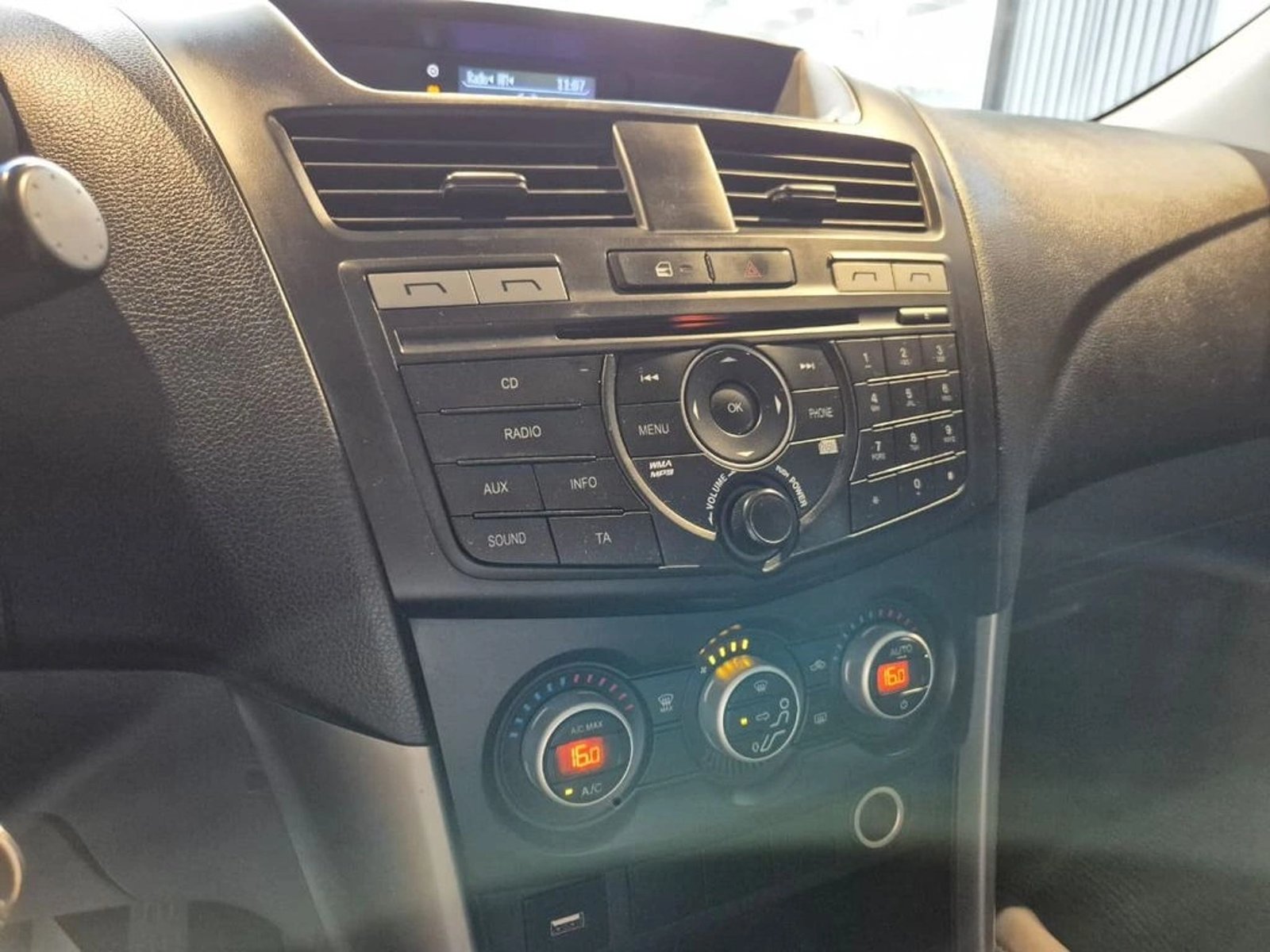 MAZDA BT-50 2.2 DC SDX MT 4X4 2021 - Imagen 10 de 17
